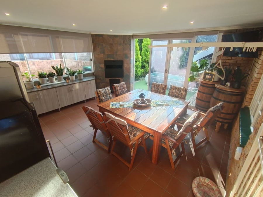 4 Bedroom Property for Sale in Boschdal North West